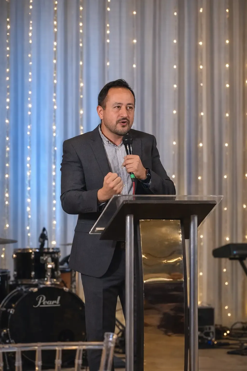 Co-pastor Esteban